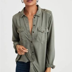 American Eagle green button down size S